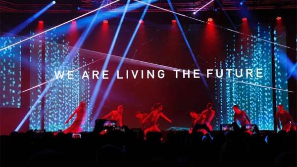 中東歐國家創(chuàng)新合作大會活動(dòng)策劃的這個(gè)沉浸式走廊太美了