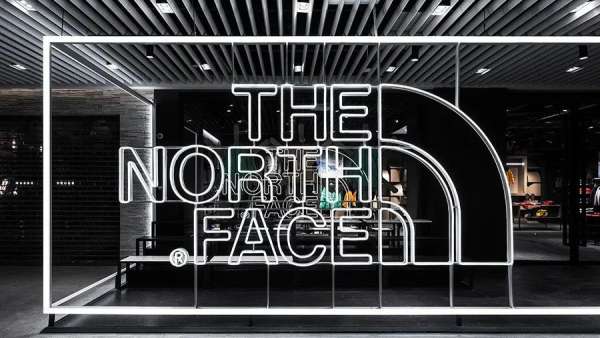 北面快閃店展覽活動(dòng)設(shè)在滑雪度假村，提供夏冬兩季探索體驗(yàn)