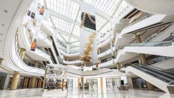 Bottega Veneta早秋發(fā)布會(huì)暨快閃展覽活動(dòng)反其道而行之，隱身了