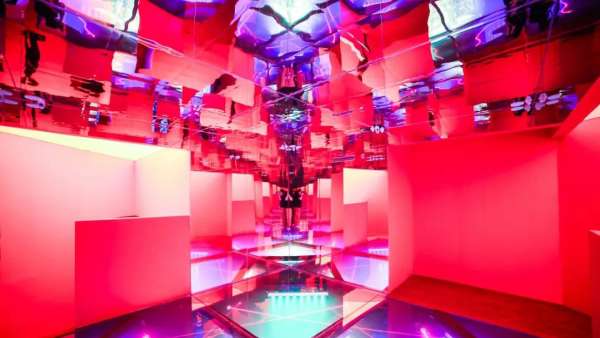 曼陀羅之丘快閃式主題展覽活動裝置，懸浮于都市的理想城