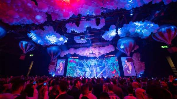 Adobe峰會活動策劃的Adobe體驗(yàn)云和“水母”，效果很沉浸式