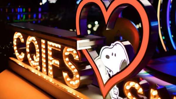 花生漫畫全球藝術家聯(lián)盟主題展覽活動策劃震撼了重慶IFS