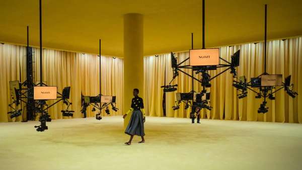 2021春夏系列線上發(fā)布會(huì)活動(dòng)策劃的合作首秀，詮釋著有趣的平衡美