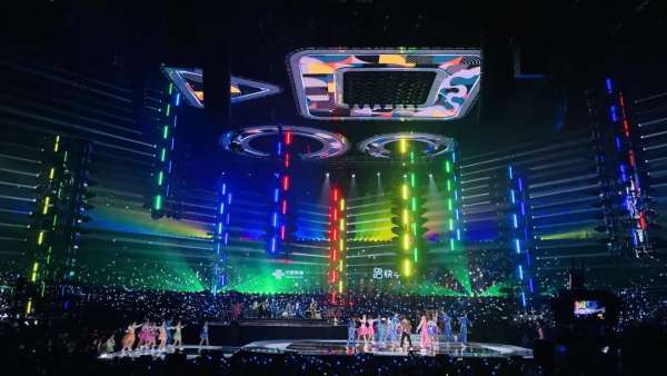 快手「一千零一夜」年度活動(dòng)策劃精彩豐呈，酷炫舞臺(tái)很多變