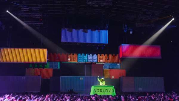 集裝式設(shè)計(jì)概念的音樂(lè)晚會(huì)活動(dòng)策劃，獵奇且精彩繽紛