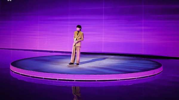 這場(chǎng)ONLIVE演唱會(huì)活動(dòng)策劃刷新了舞美設(shè)計(jì)的新趨勢(shì)