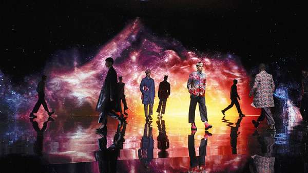 迪奧2021秋季男裝發(fā)布會(huì)活動(dòng)策劃呈現(xiàn)了科技魅力的先鋒視角