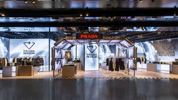 Prada再生尼龍系列快閃店活動策劃再現“再生尼龍”沉浸體驗