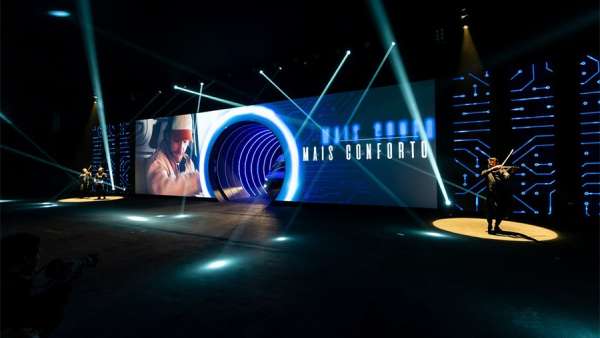 奔馳斯賓特（ Sprinter）巴西發(fā)布會(huì)活動(dòng)策劃互動(dòng)體驗(yàn)感更足些