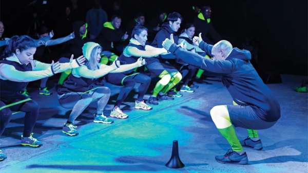 耐克冬季訓練服發(fā)布活動策劃把900平空間改成了高科技冰川體驗區(qū)