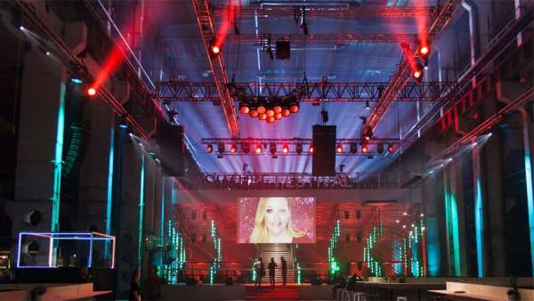 YTFF德國首映發(fā)布會(huì)活動(dòng)策劃讓廢舊發(fā)電站秒變歡樂繽紛空間