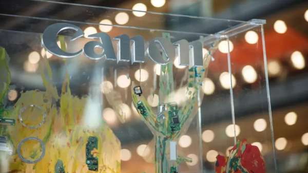 佳能攜手藝術(shù)家康蕾創(chuàng)作的《萬物共生》藝術(shù)展覽活動策劃獨具一格