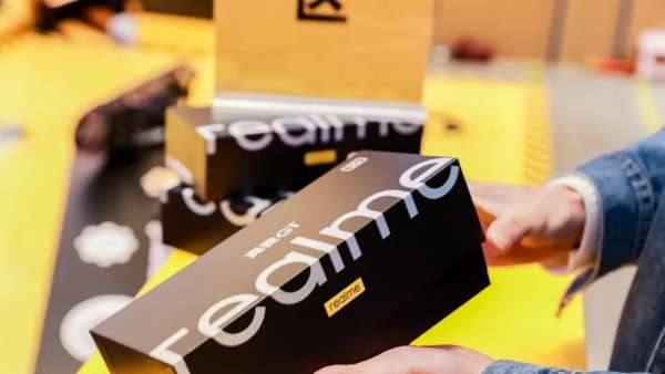 真我GT“全速戰(zhàn)神快閃店”活動(dòng)策劃融入街頭潮玩風(fēng)格，活力奔放