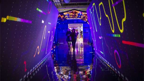 谷歌20周年慶典活動策劃把現場時間倒退到剛成立的90年代