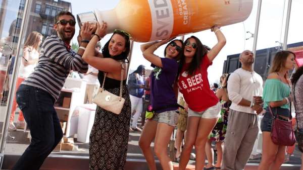 伏特加體驗式營銷活動策劃未來風格和交互式物理空間強強加持