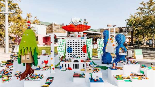樂高「重建世界」主題巡回推廣活動策劃強(qiáng)化了城市藝術(shù)與孩子的互動體驗