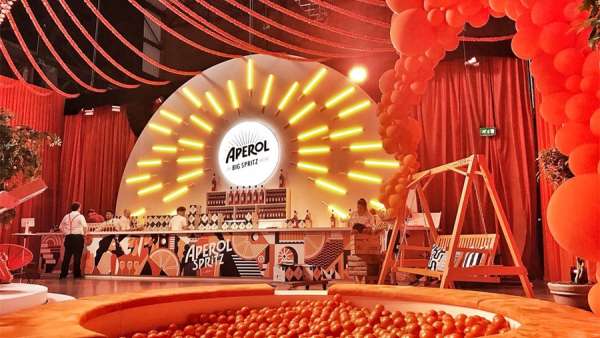 開胃酒體驗(yàn)式派對(duì)活動(dòng)策劃居然有點(diǎn)橙黃色的「運(yùn)河」，真有趣