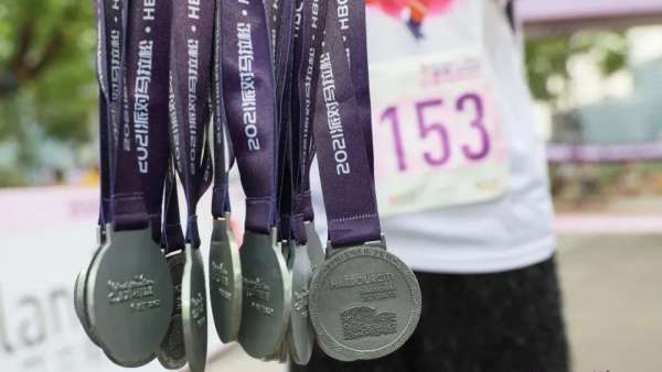 派對馬拉松彩跑活動策劃嗨翻了，現(xiàn)場熱情勝過當(dāng)天的高溫