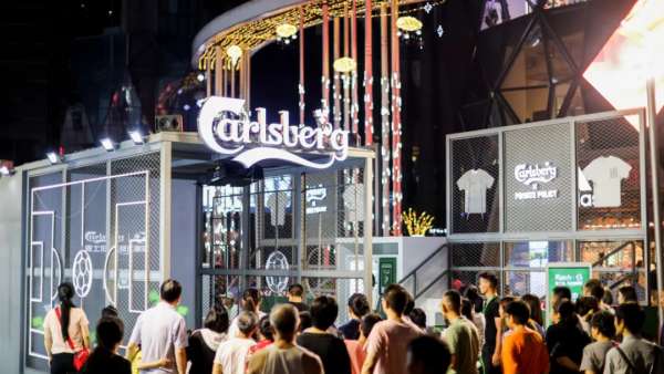 嘉士伯足球快閃店活動策劃跨界出圈，足球時尚大片一觸即發(fā)