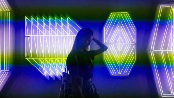 楊牧石華南首個(gè)展覽活動(dòng)策劃“單面拼接”開啟了一場(chǎng)不設(shè)限之旅