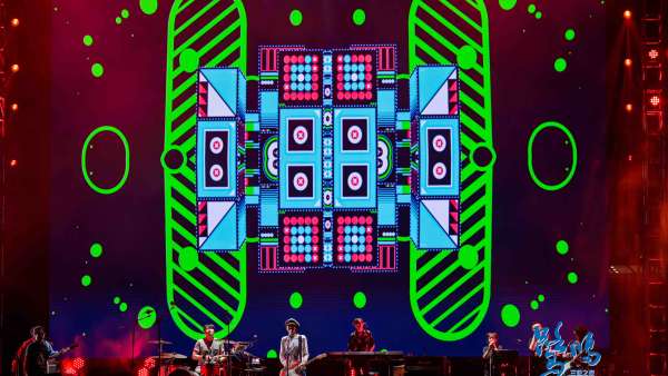 三亞之夜群星演唱會(huì)活動(dòng)策劃星光熠熠，觀眾氣氛熱情高漲