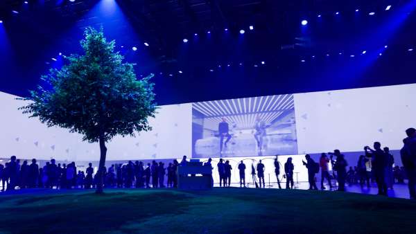 奧迪未來(lái)盛典活動(dòng)策劃在廣州塔下打造了一個(gè)三重體驗(yàn)空間