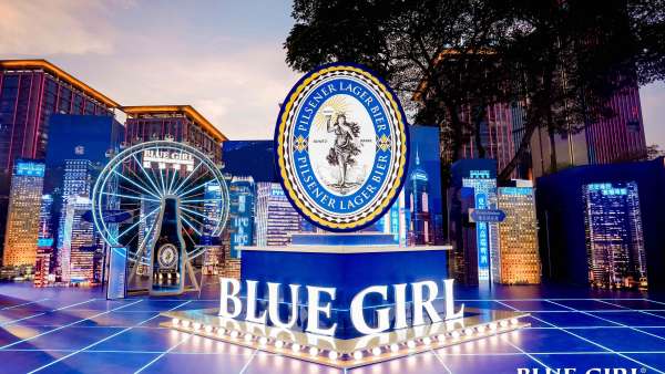 藍(lán)妹璀璨之夜東莞站活動(dòng)策劃還原了維多利亞港地標(biāo)摩天輪