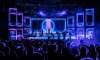 這場演唱會用簡單的LED屏幕陣列打造了非一般震撼效果的舞美設(shè)計